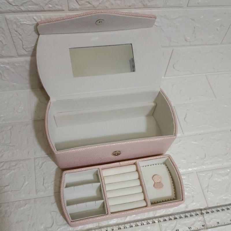 全新 現貨 高品質 庫存品 破盤 出清 化妝箱 首飾盒 珠寶盒 皮革 外表 絨布內裡 時尚 品味 好攜帶 收納 神器 盒-細節圖3