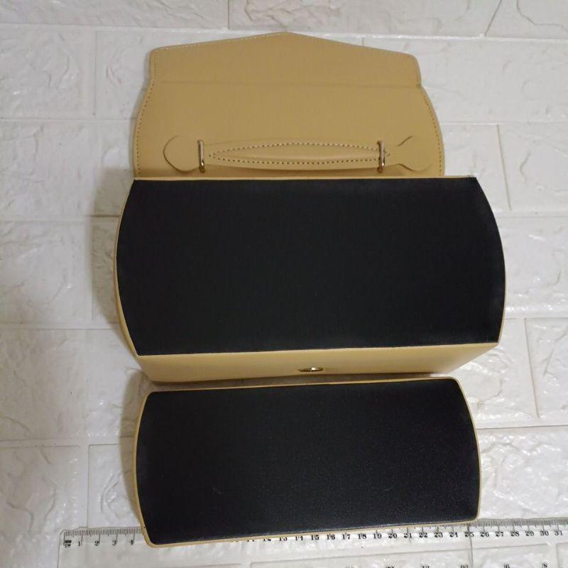 全新 現貨 高品質 庫存品 破盤 出清 化妝箱 首飾盒 珠寶盒 皮革 外表 絨布內裡 時尚 品味 好攜帶 收納 神器 盒-細節圖8