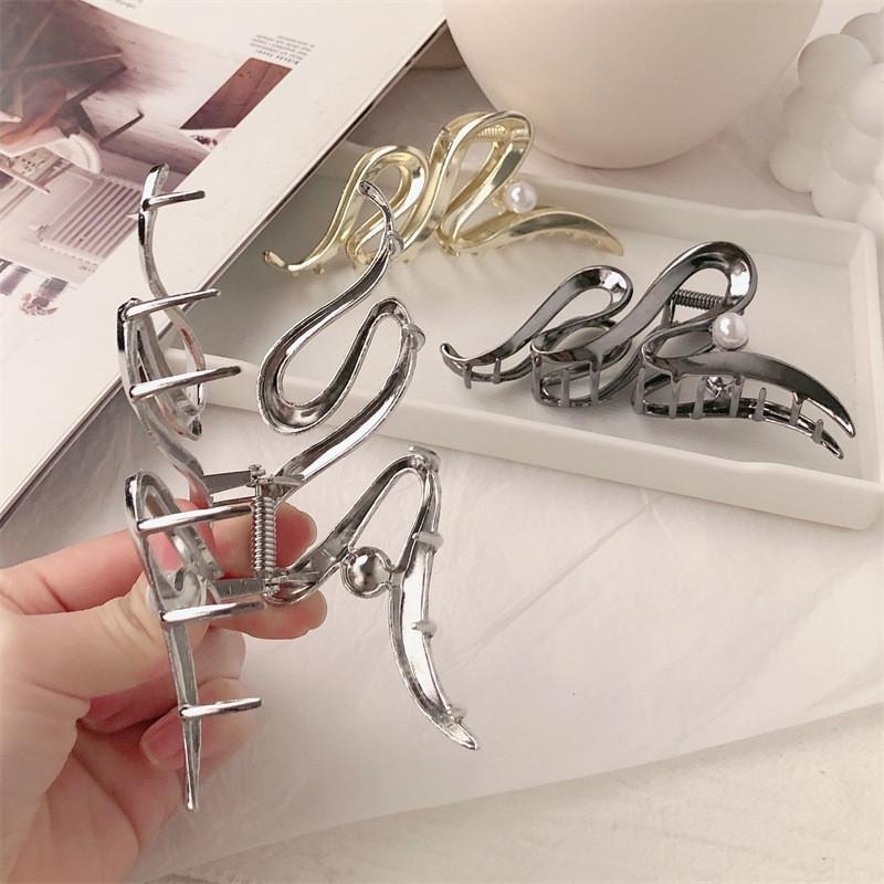 金屬波浪珍珠鯊魚夾 設計款盤髮夾 波浪髮夾 髮量多大嘴夾-細節圖2