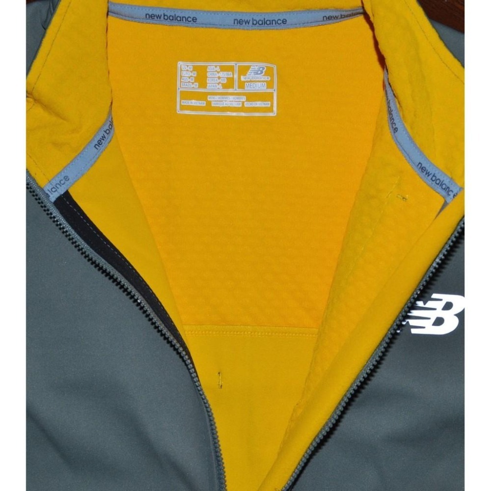 New Balance【M】【有點小瑕疵】機車外套 防風 抗水帥氣 保暖 彈性 透氣 全新 現貨 保證正品-細節圖3