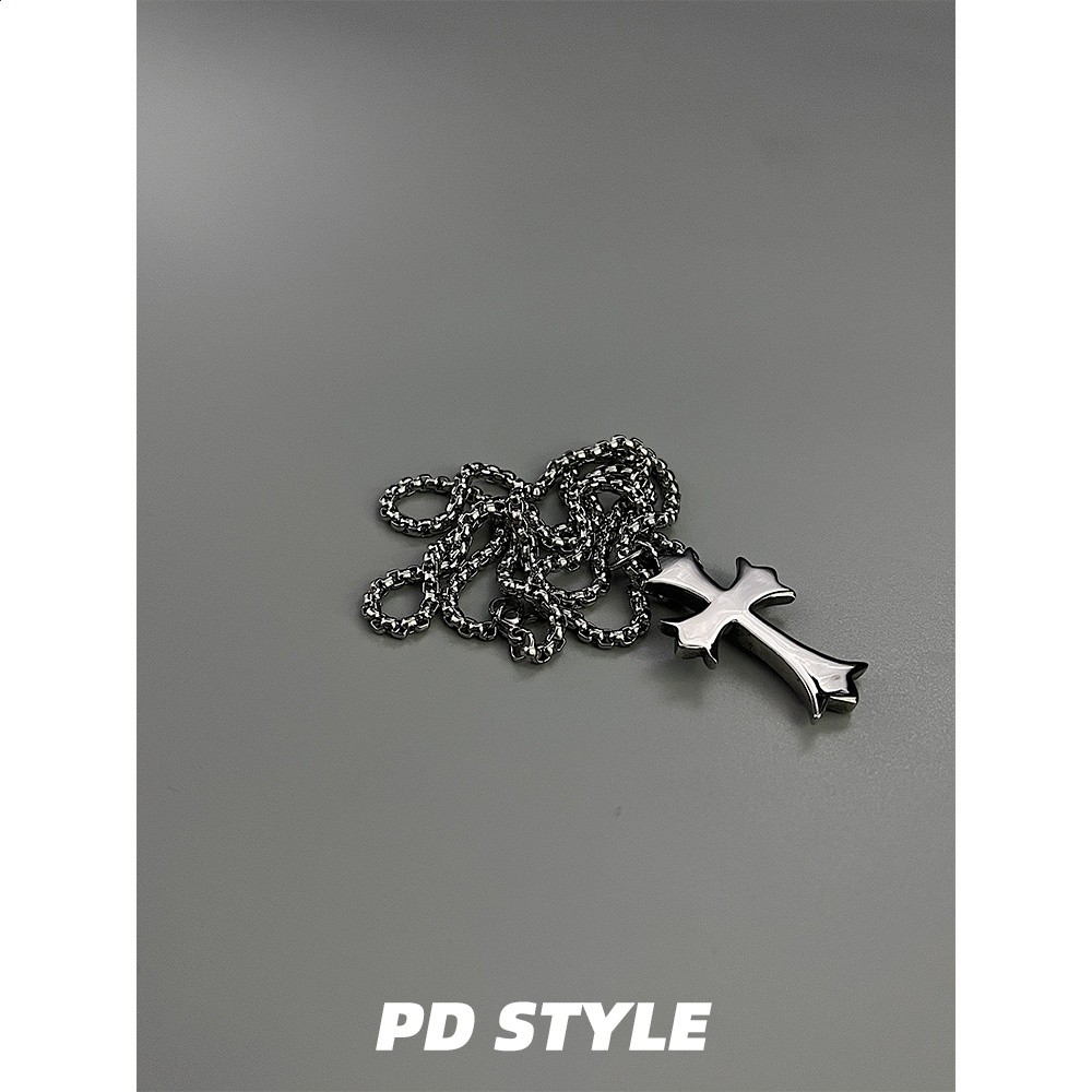 PDSTYLE 歐美風復古克洛十字架項鍊男女生高階感鈦鋼吊墜不掉色潮-細節圖2