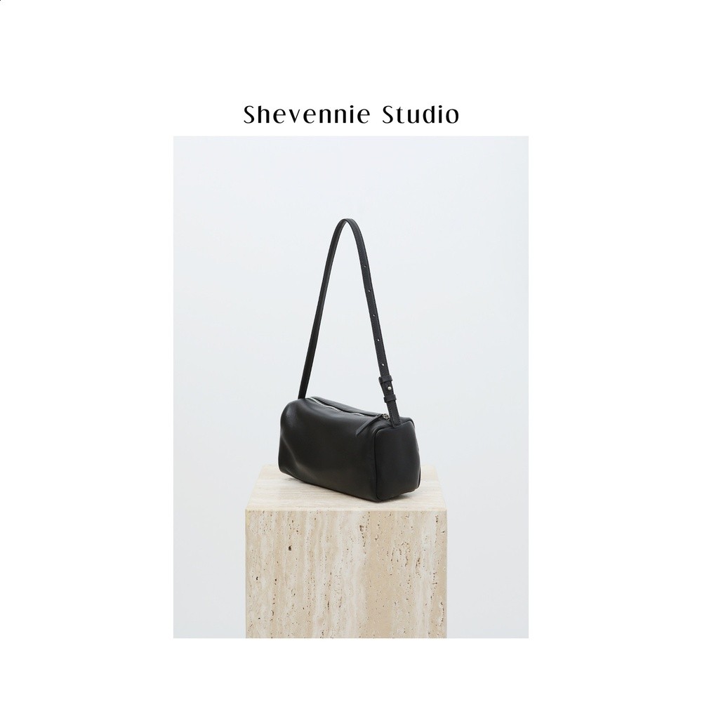 Shevennie2026 長期主義極簡羊皮單肩腋下法棍包斜垮圓筒筆筒包-規格圖5