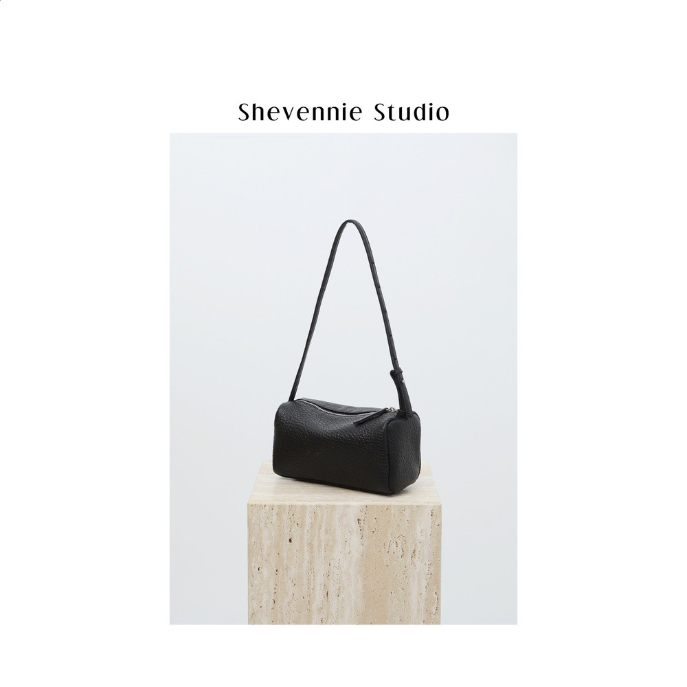 Shevennie2026 長期主義極簡羊皮單肩腋下法棍包斜垮圓筒筆筒包-規格圖5
