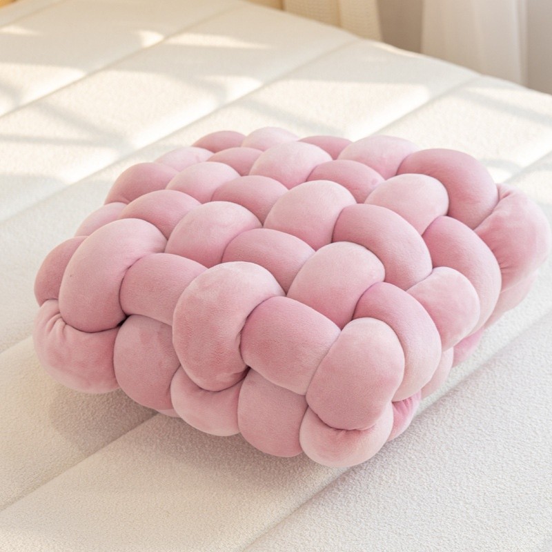 藕粉色