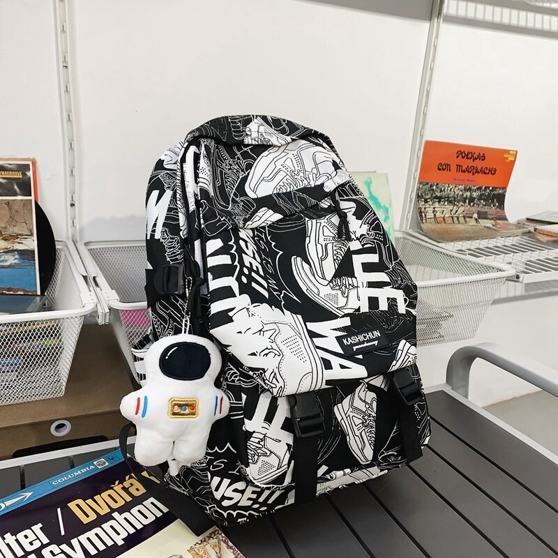 白鞋子帶掛件