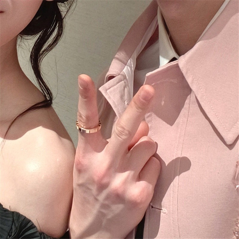 這一秒過火張凌赫同款戒指ins小眾方格鑲鑽鈦鋼男小冰塊單身戒女-細節圖2