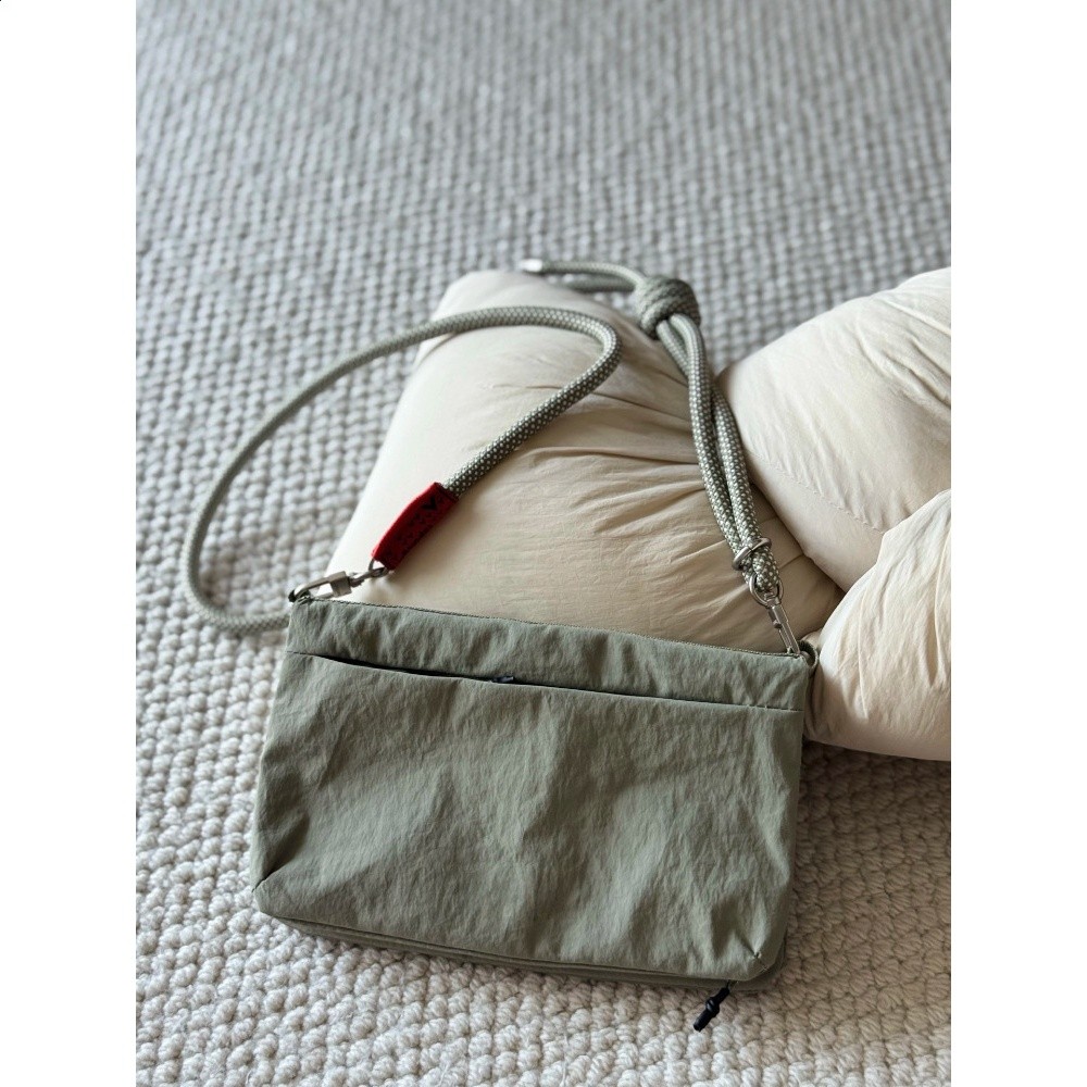 小眾夏季新款男女同款防水輕便大容量單肩斜挎配肩帶戶外斜挎包-規格圖4