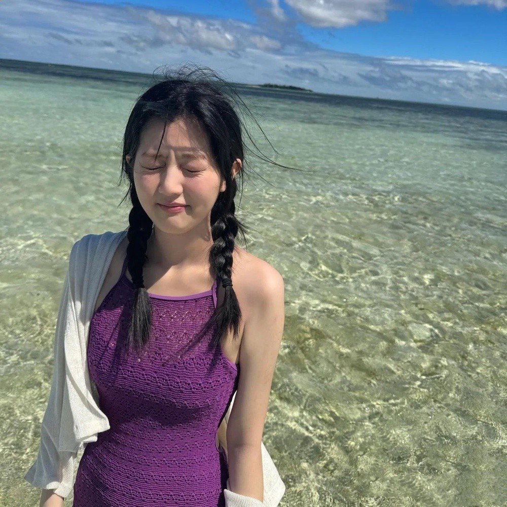 韓國李侑菲明星同款顯白紫色鏤空露背溫泉度假沙灘裙式連體泳衣女-細節圖4