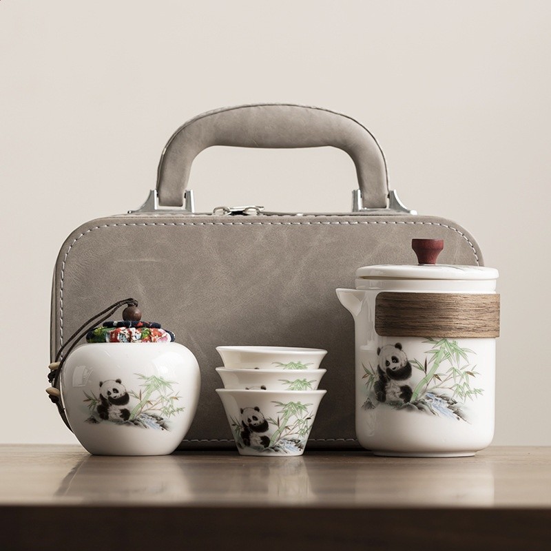 羊脂玉—皮包旅行茶具—熊貓