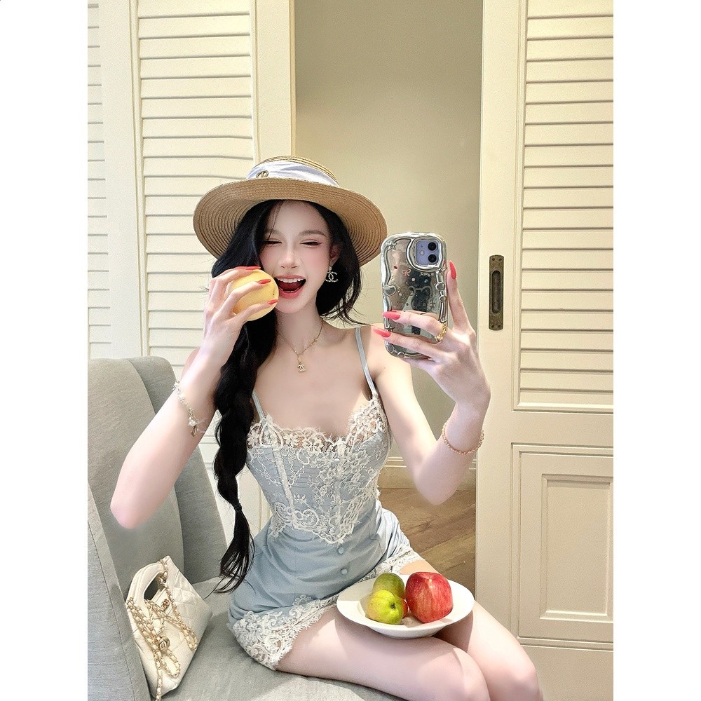 灰塵鄧鄧 蕾絲拼接吊帶連衣裙女2026夏季新款純欲a字短裙平口裙子-規格圖3