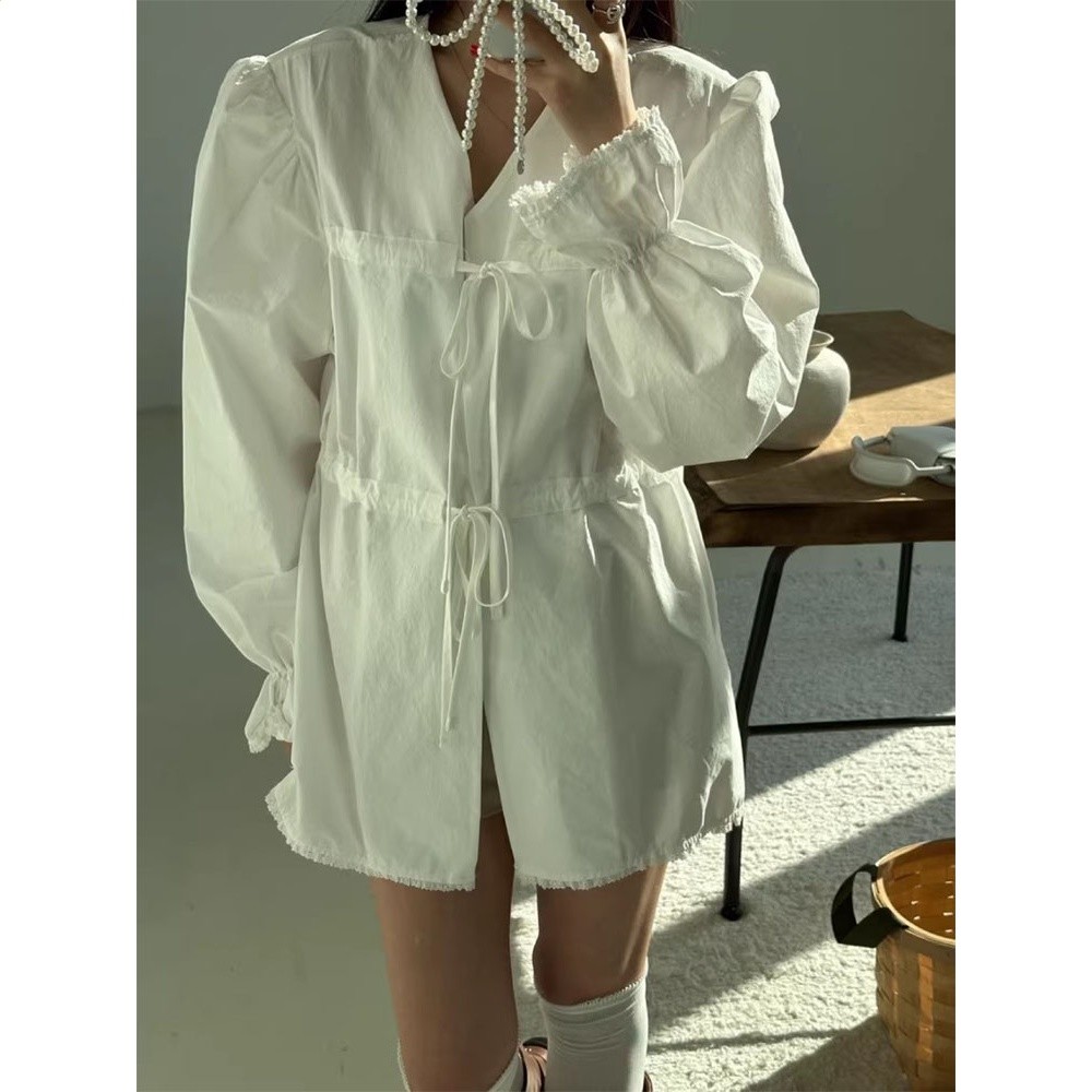韓國chic春季新款小眾設計拼接蕾絲寬鬆百搭純色系帶喇叭袖襯衫女-細節圖3