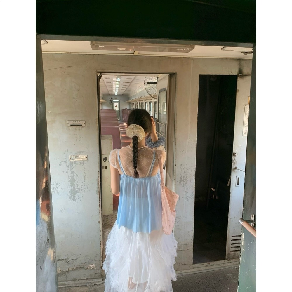韓系甜美藍色花邊拼接吊帶背心女2026新款疊穿網紗短袖上衣兩件套-細節圖4