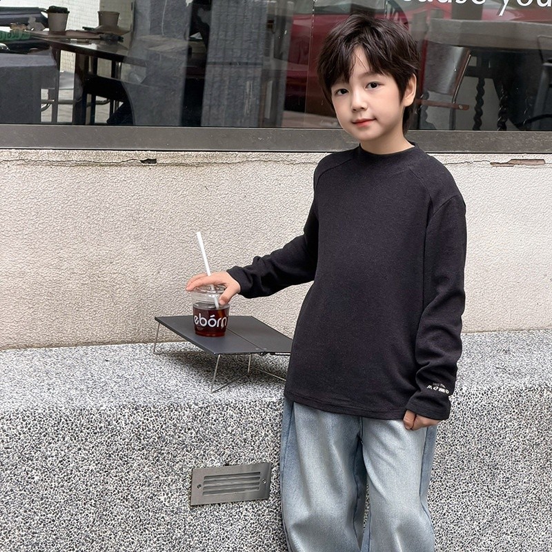 深灰色