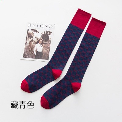 藏青色