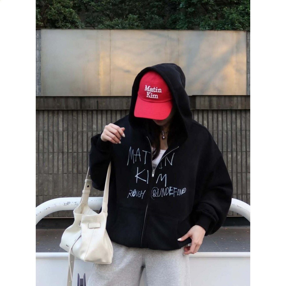 【官方正品】matinkim塗鴉連帽衛衣女白鹿寧藝卓同款拉鍊開襟外套-細節圖4
