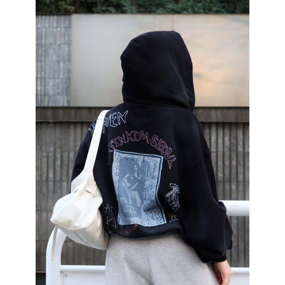【官方正品】matinkim塗鴉連帽衛衣女白鹿寧藝卓同款拉鍊開襟外套-細節圖5