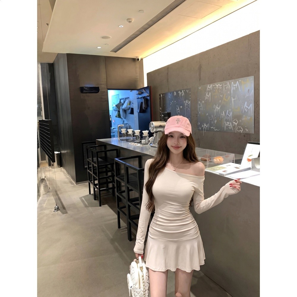 黑色草莓斜肩長袖連衣裙女秋季褶皺收腰百褶短裙純欲辣妹a字裙子-細節圖2