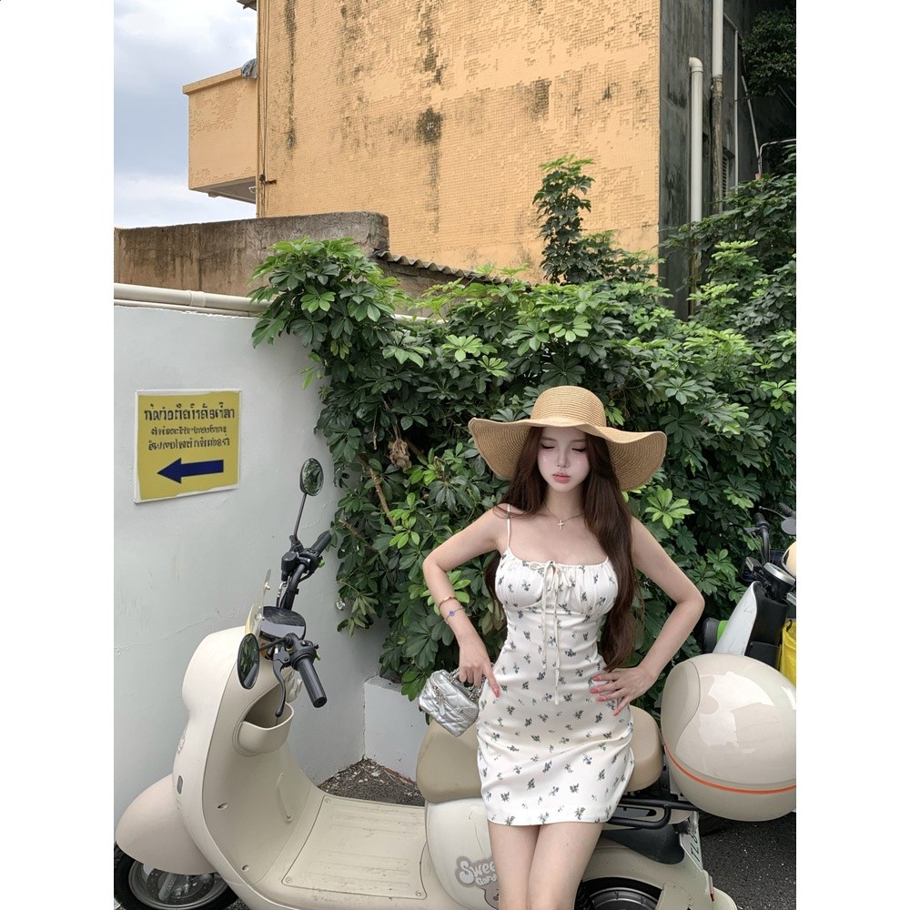 碎花緞面細肩帶吊帶連衣裙女夏季修身收腰包臀裙性感露背度假短裙-細節圖2