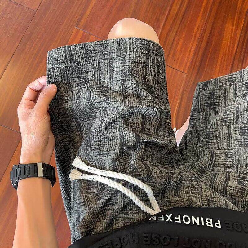 夏季潮流冰絲格子短褲男薄款寬鬆透氣速乾百搭鬆緊腰直筒五分中褲-規格圖5