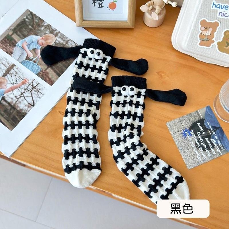 情侣多巴胺牽手襪子 磁吸襪子 可爱卡通搞怪磁吸 手拉手中筒個性情侣襪 可愛襪子 彩色襪子 ins風-細節圖5