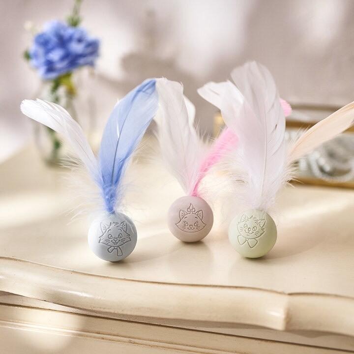 現貨 [ PET PARADISE ] 正版日本連線商品 貓兒歷險記 貓咪毽子 球羽毛矽膠球毽子玩具貓咪玩一組三個不拆賣-細節圖2