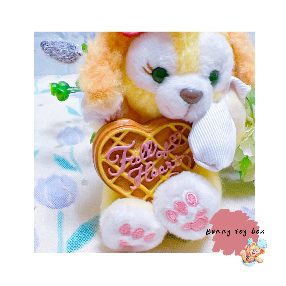 現貨 ✨ 日本 東京 海洋迪士尼 Duffy 2020情人節限定 餅乾狗 糕點師 坐姿吊飾 玩偶-細節圖2