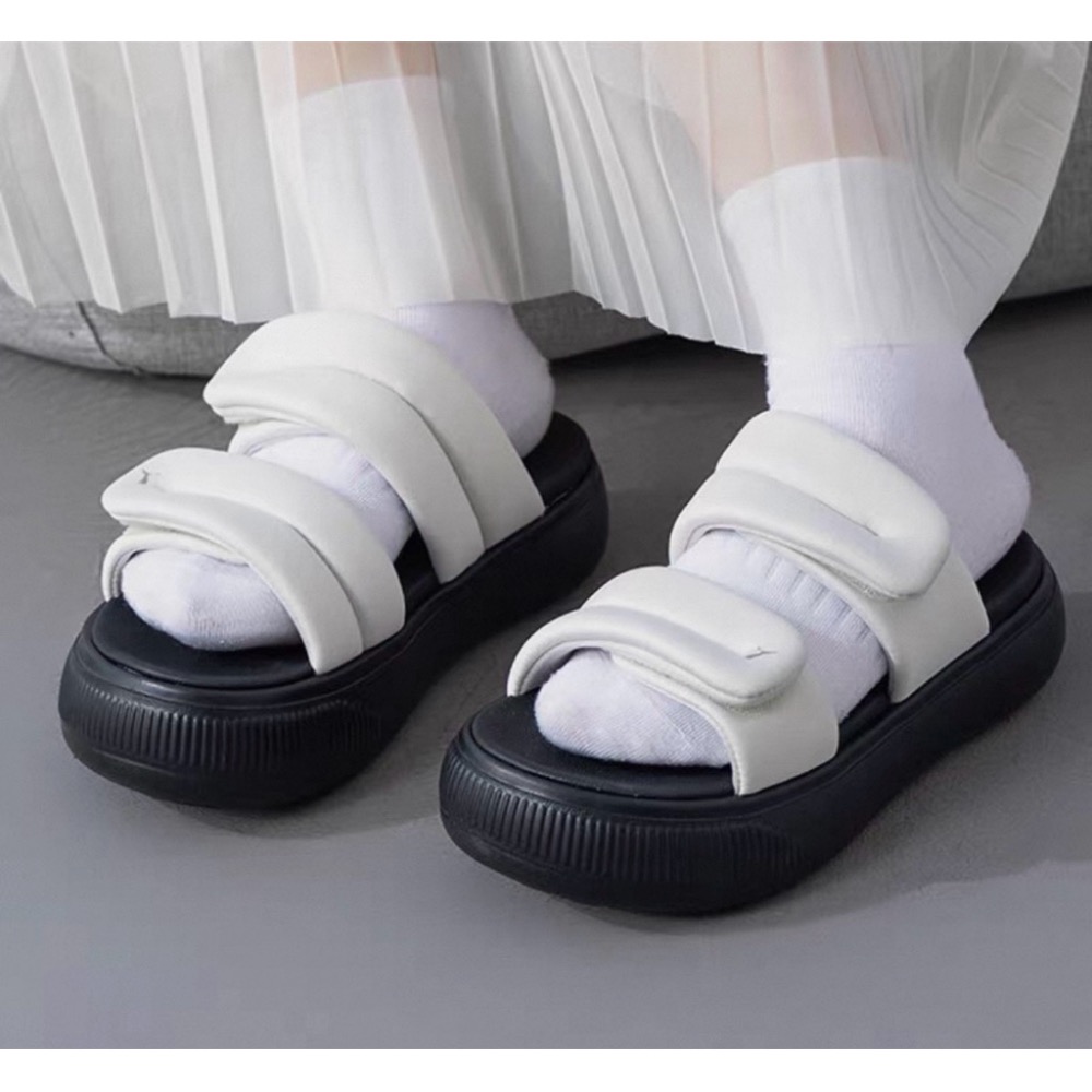 全新 PUMA 女鞋 MAYU PUFFY SLIDES 厚底 增高 魔鬼氈 可調 涼鞋 沙攤鞋 拖鞋399450-細節圖4