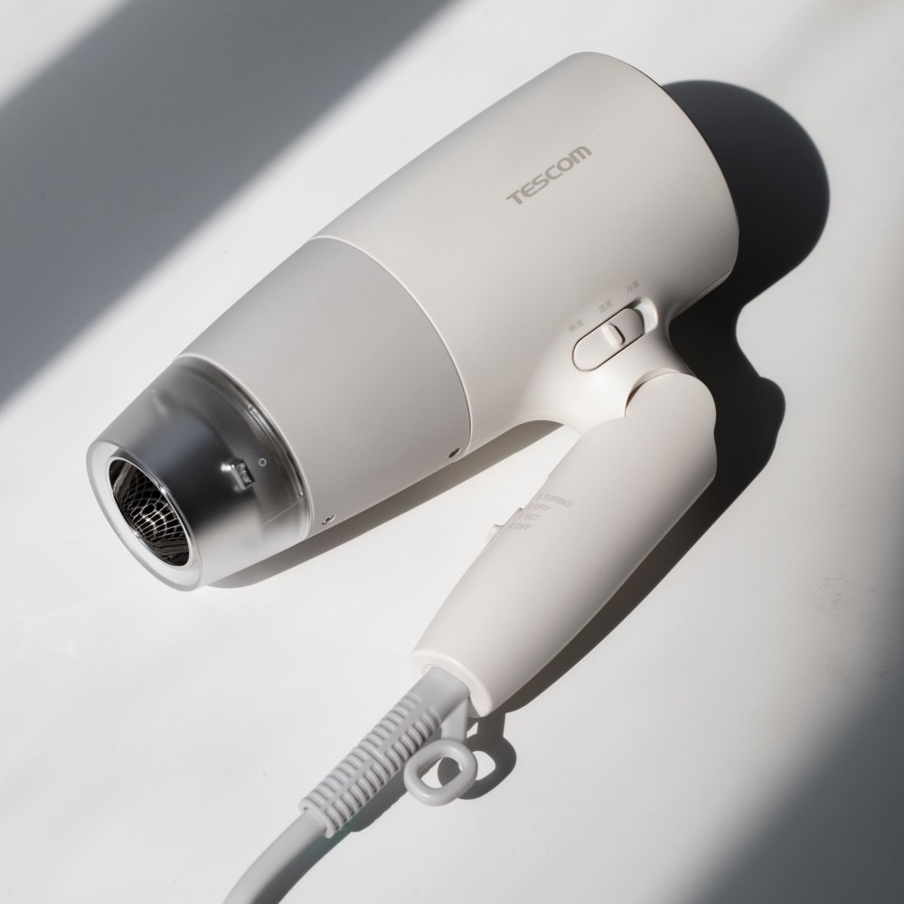 【TESCOM】輕巧大風量吹風機-晨曦白 (TD550ATW)-細節圖2