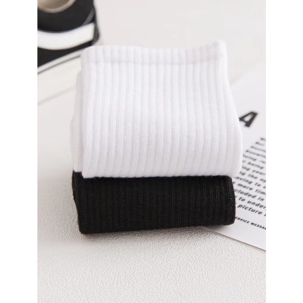 【台灣現貨】男女通用黑白中筒襪 白色長襪 黑色長襪 棉襪 女生白襪 男生白襪 女生長襪 男生長襪 襪子 黑白中筒襪-細節圖3