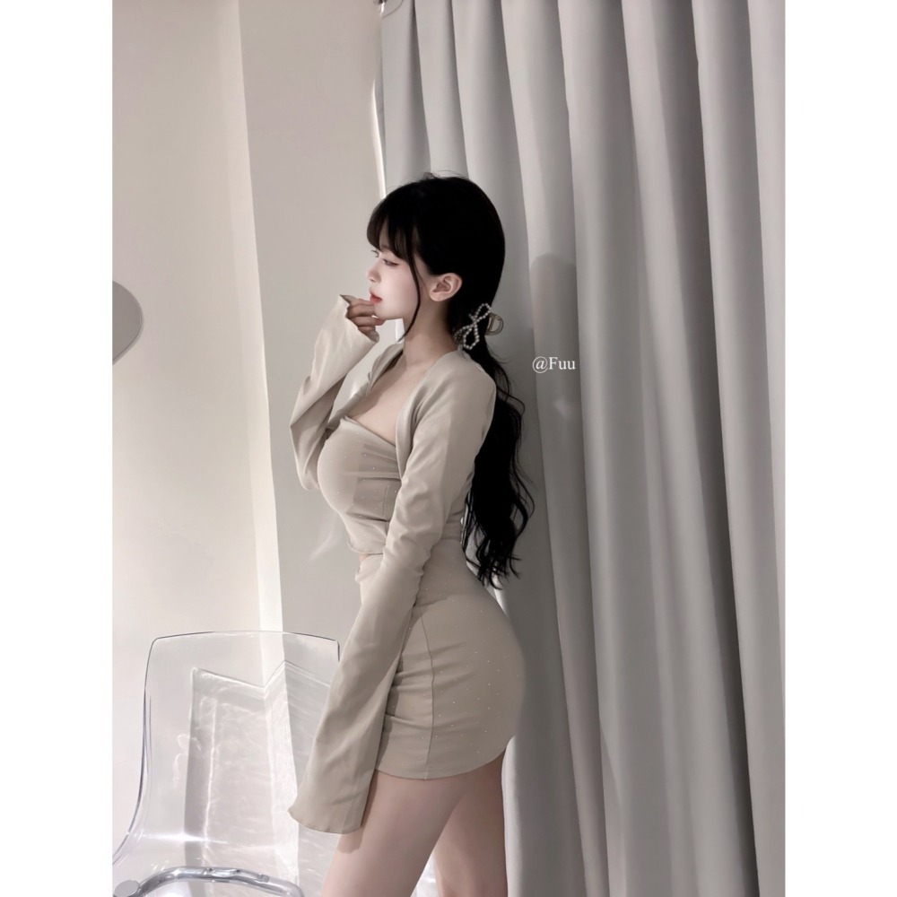 [98026] 優雅帶刺｜內杯平口閃鑽小可愛+底褲包臀短裙+喇叭袖小外套 套裝-細節圖2