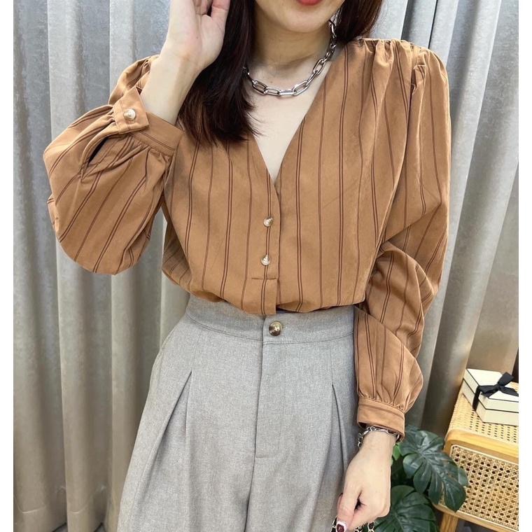 現貨♡ 5801 細緻絨 撞色 條紋 V領 女上衣 女長袖 秋款 氣質 淑女 女人味-細節圖3