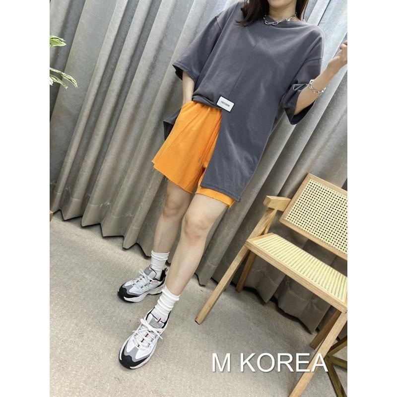 現貨♡ 600186 前車章 開叉 後英文 中長版T 蓋屁屁 大尺碼 五分袖 女上衣 五分袖T恤 五分袖上衣 女五分袖-細節圖8