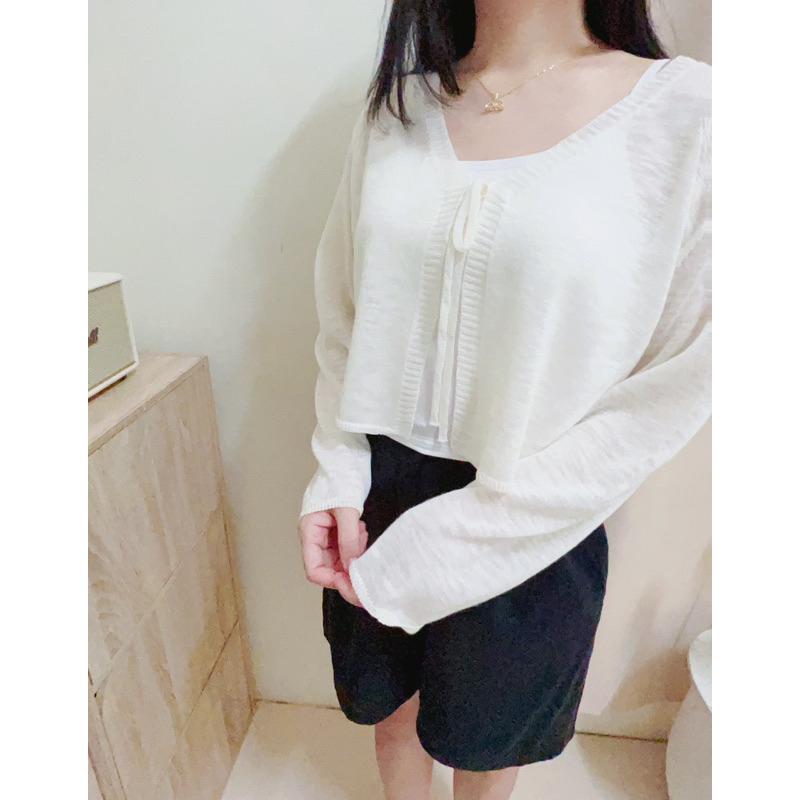 現貨♡ 5061M 綁帶 短版 肌理雪花紋 透膚 針織 上衣 長袖上衣 短版上衣 短版針織-細節圖5