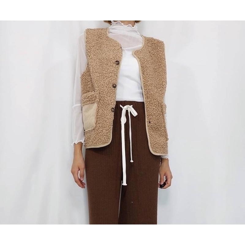 現貨𖤐 兔子魚║ 702F QQ毛 麂皮 口袋 背心外套 背心 冬天背心 可愛 麂皮口袋-細節圖4