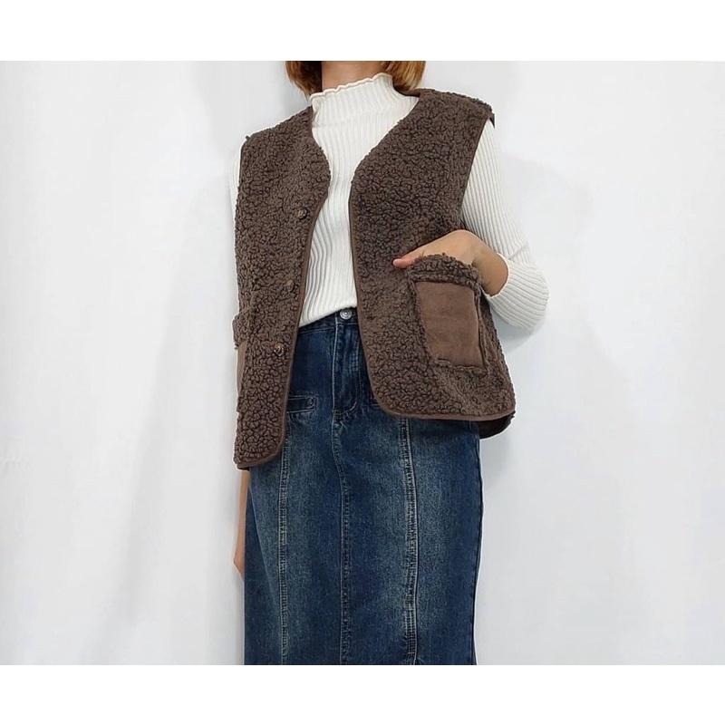 現貨𖤐 兔子魚║ 702F QQ毛 麂皮 口袋 背心外套 背心 冬天背心 可愛 麂皮口袋-細節圖7