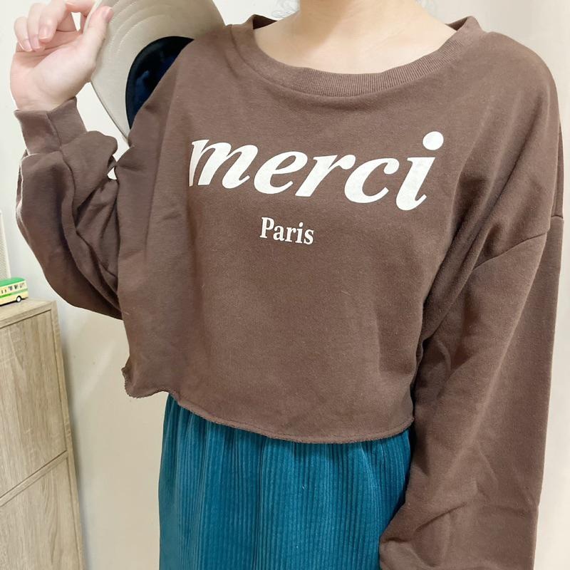 現貨𖤐 兔子魚║秋冬款 短版 不修邊下擺 寬鬆 大學T 長袖T恤 長袖上衣 短版上衣 秋冬款 英文-細節圖4