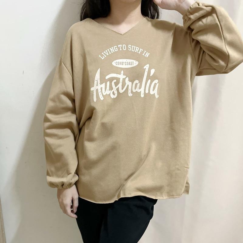 現貨 𖤐 兔子魚║Y106D V領 鬆緊袖 蓬蓬袖 毛巾布 衛衣 字母 美式風 寬鬆 簡約 長袖上衣 女上衣 女長袖-細節圖2