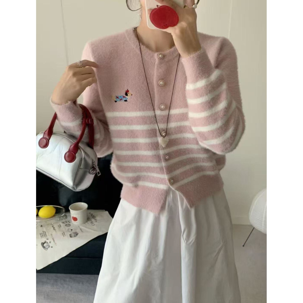 現貨𖤐兔子魚✓║711 刺繡毛衣 小狗毛衣 開釦毛衣 橫條毛衣 仿水貂毛毛衣 小圖毛衣 可愛毛衣 女毛衣 條紋毛衣 溫-細節圖6