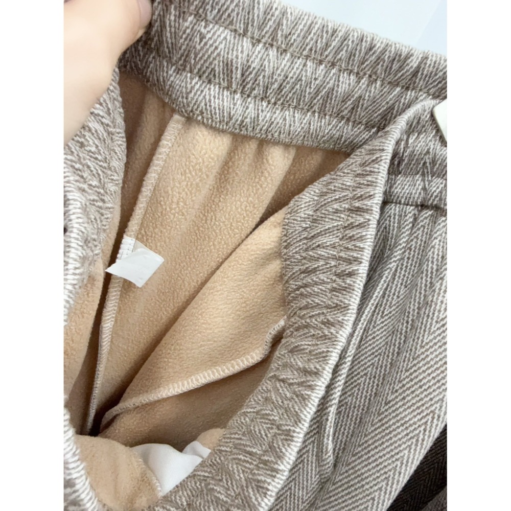 現貨𖤐兔子魚✓║L14512 女長褲 冬天長褲 加厚長褲 人字紋長褲 毛呢長褲 刷絨長褲 絨毛長褲 保暖長褲 寬鬆長褲-細節圖6