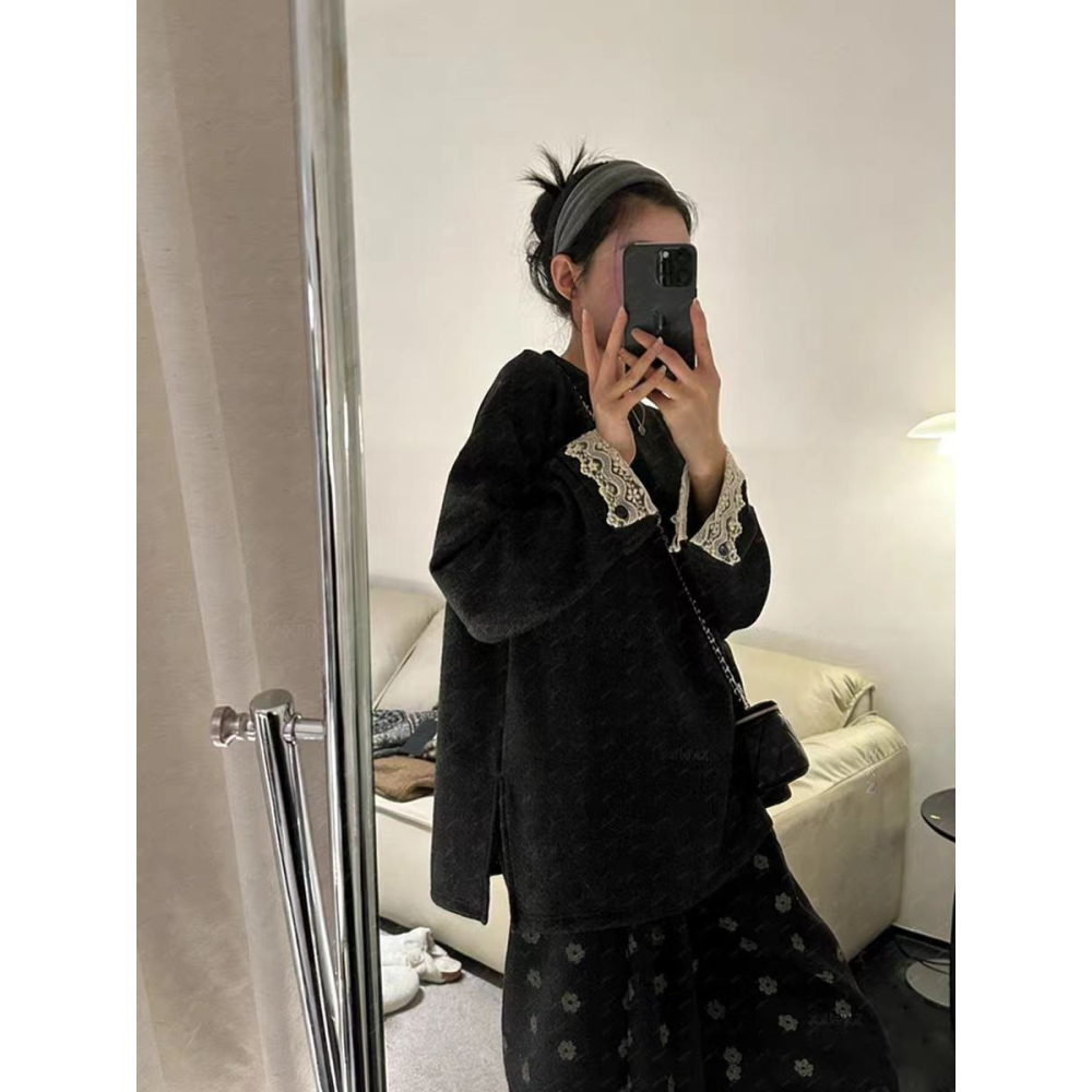 現貨𖤐兔子魚✓║PU1149 冬天上衣 女上衣 蕾絲上衣 氣質上衣 開叉上衣 絨毛上衣 長袖上衣 保暖上衣 中長板上衣-細節圖4