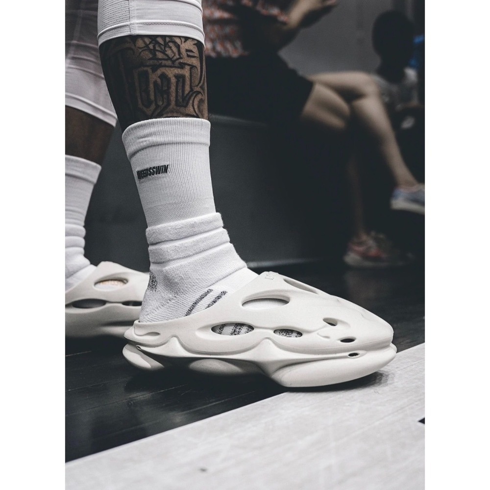 《4AM寅選》 EQLZ #1100 EQUALIZER 部分現貨速發 拖鞋 洞洞鞋 官方正品 軟彈 舒適 穿搭 戶外-細節圖3