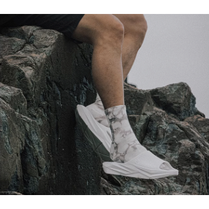 《4AM寅選》 左右力量 頑石拖鞋 運動拖鞋 恢復拖鞋 官方正品 情侶 男女同款 穿搭 潮流 籃球 軟彈 舒適-細節圖7