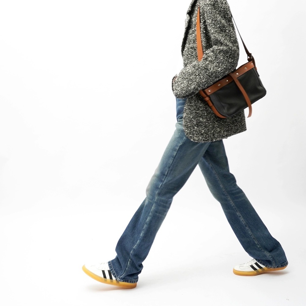 《4AM寅選》山林火山 斜跨包 新品 通勤包 隨身包 頭層牛皮 原創 設計款 潮流 穿搭 男款女款-細節圖3