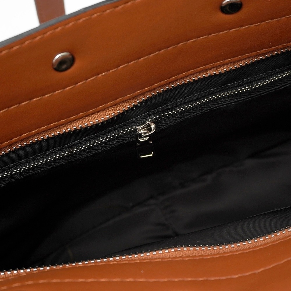 《4AM寅選》山林火山 斜跨包 新品 通勤包 隨身包 頭層牛皮 原創 設計款 潮流 穿搭 男款女款-細節圖8