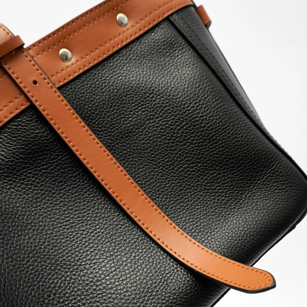 《4AM寅選》山林火山 斜跨包 新品 通勤包 隨身包 頭層牛皮 原創 設計款 潮流 穿搭 男款女款-細節圖10