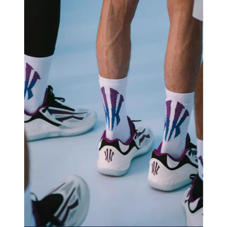 《4AM寅選》Anta安踏 歐文先驅二代籃球襪 Kyrie Irving 官方正品 運動 實戰 中高筒 健身 美式-細節圖3