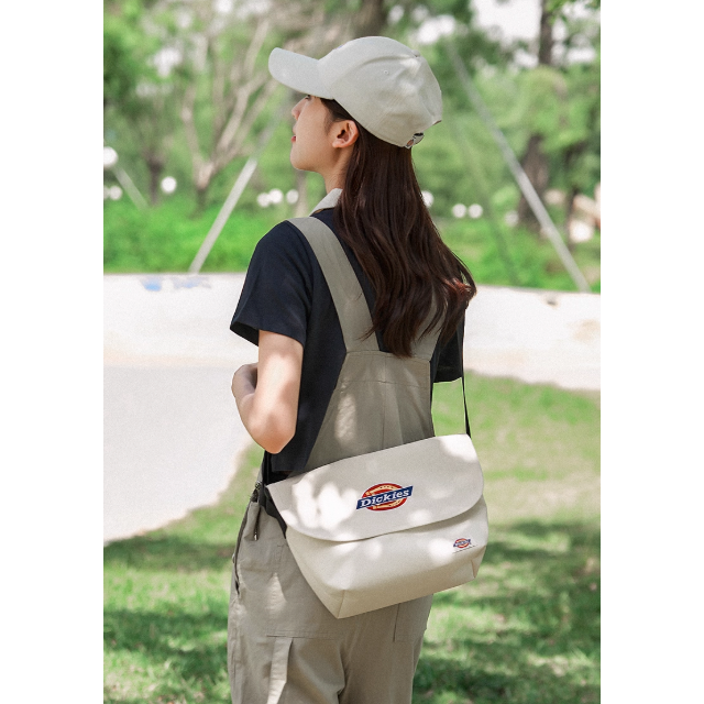 《4AM寅選》 Dickies 迪凱思 郵差包 隨身包 單肩包 側背包 隨行包 出遊 穿搭 輕便-細節圖7