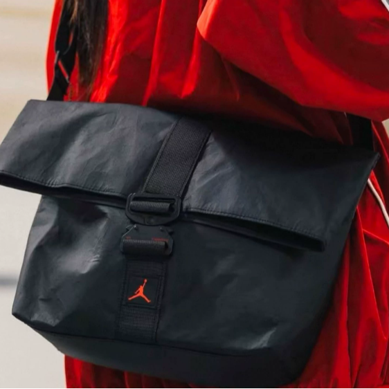 《4AM寅選》 JORDAN NIKE 喬丹 單肩通勤包 單肩包 隨身包 通勤 旅行 外出 斜挎包 側背包 大容量-細節圖5
