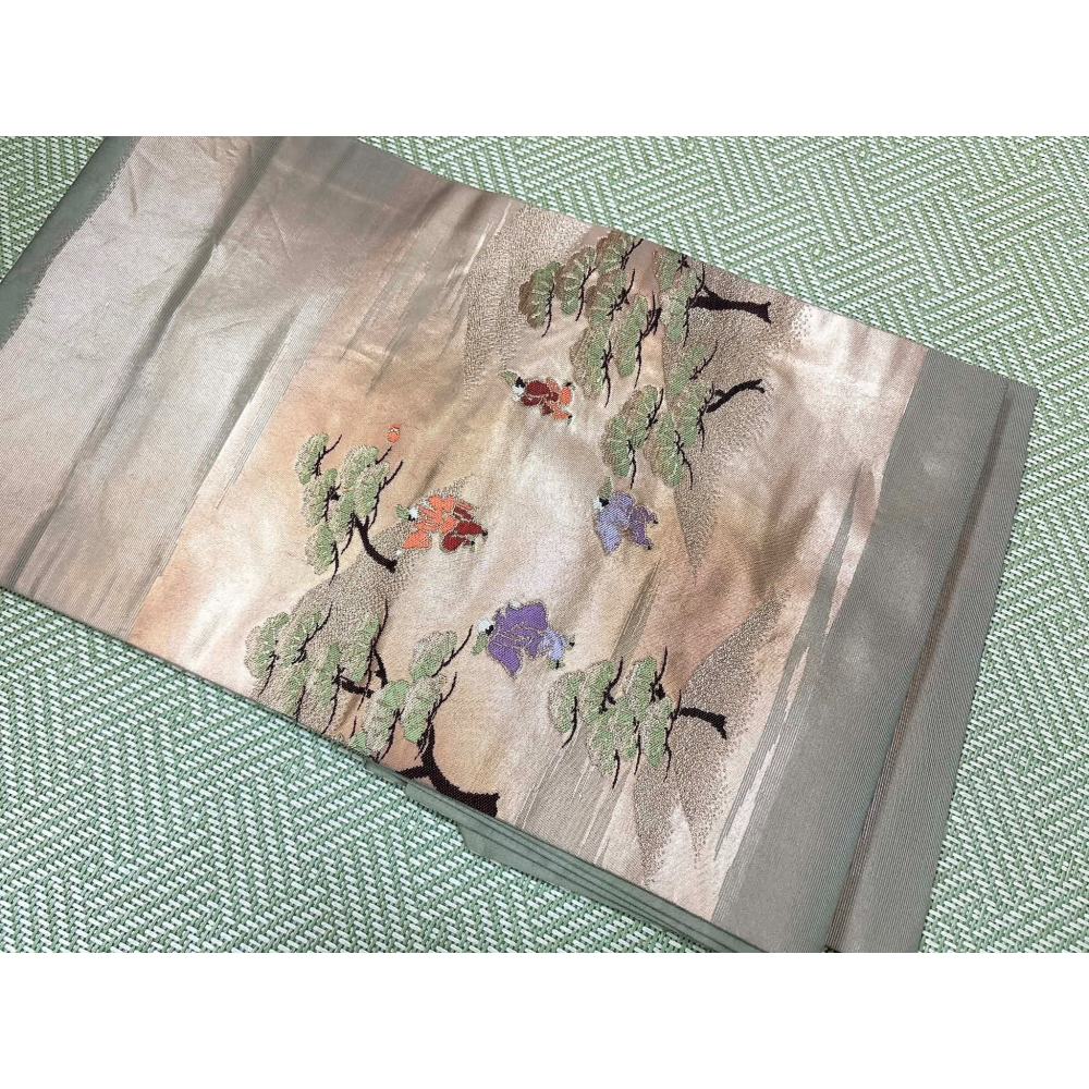 N202606A002  [中古名古帶] 丸寸名古屋帶．人物風景柄．松．金糸．正絹．逸品-細節圖3