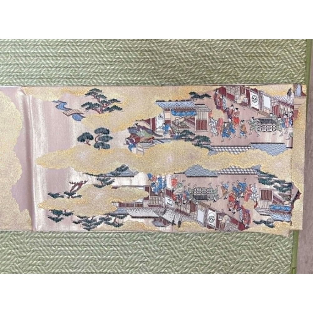 N202606A004  [中古全通袋帶] 全通袋帶．人物風景柄．六角堂風周邊．祗園會渡街．有橫幅腹部正前方-細節圖6